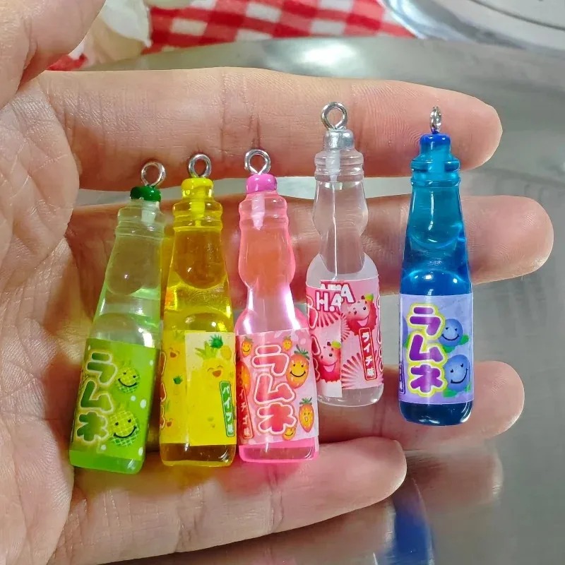 Resin Art Bottle - 10 Stück kleine Getränkeflaschen-Harzanhänger, Kawaii-Getränkeflaschen-Anhänger, DIY-Bastelzubehör