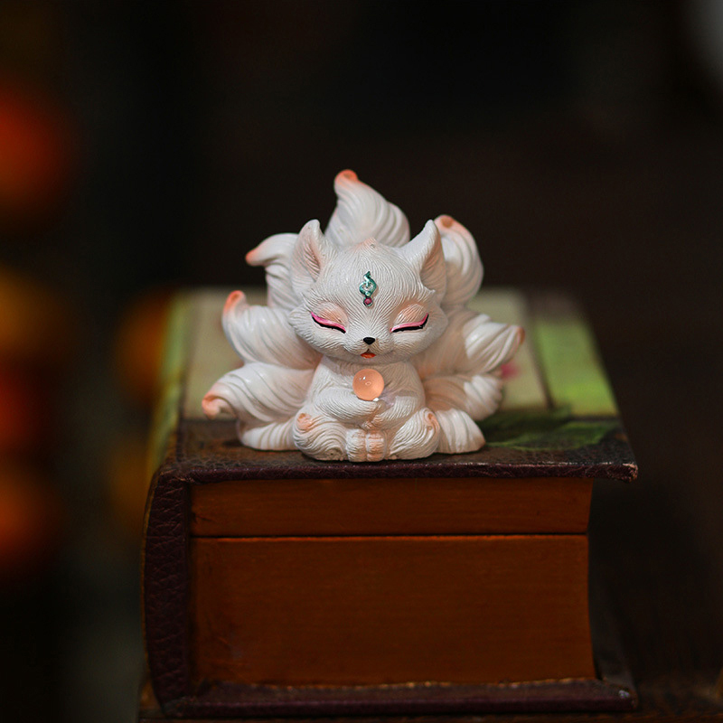 Resin Art Aesthetic - Niedliche neunschwänzige Fuchs-Miniaturen, Statue, Schlafzimmer, Desktop-Figuren,